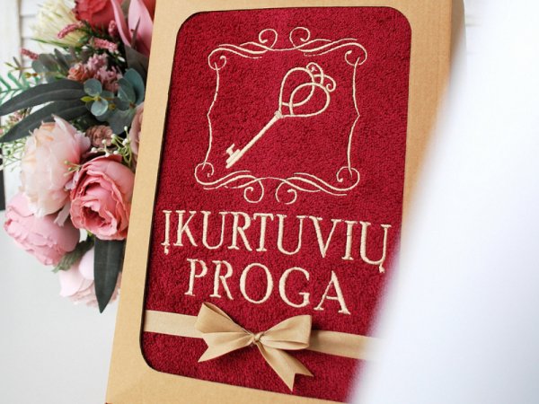 ĮKURTUVIŲ DOVANA - siuvinėtas rankšluostis - įkurtuvėms 2