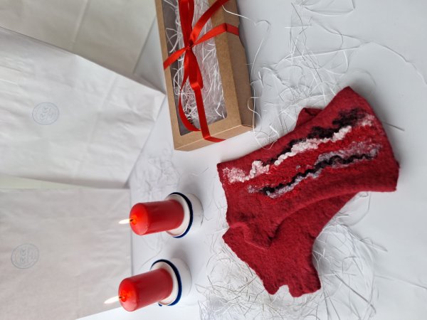Raudonos merino vilnos riešinės - Wristlets
