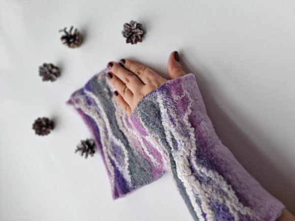 Violetinių atspalvių riešinės - Wristlets