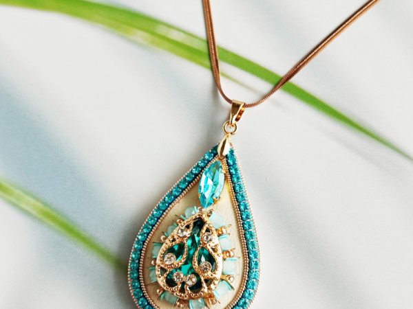 Black blue Charm crystal pendant necklace for women 2