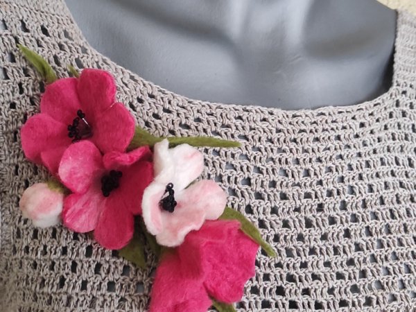 Velta sagė " Rožinis pavasaris" - Brooches