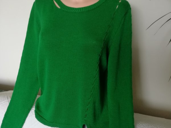 Green green sweater 3