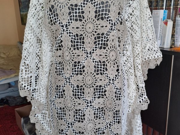 ,,Pavasario dvelksmas,, - Sweaters & jackets