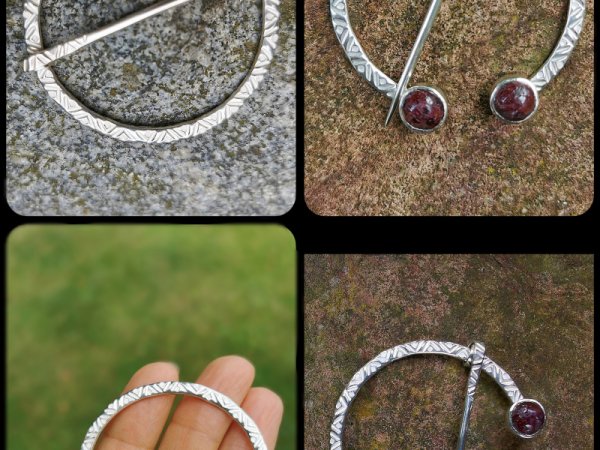 Sidabrinė segė su lietuviškais granatais. - Metal products