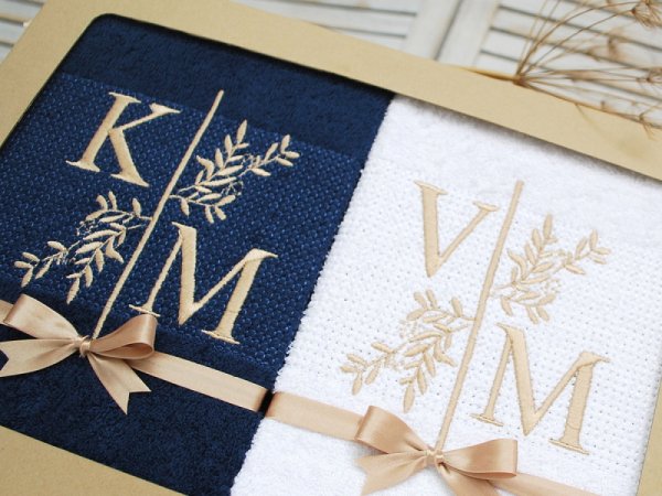 Initials Embroidered towels / monogram / wedding 3