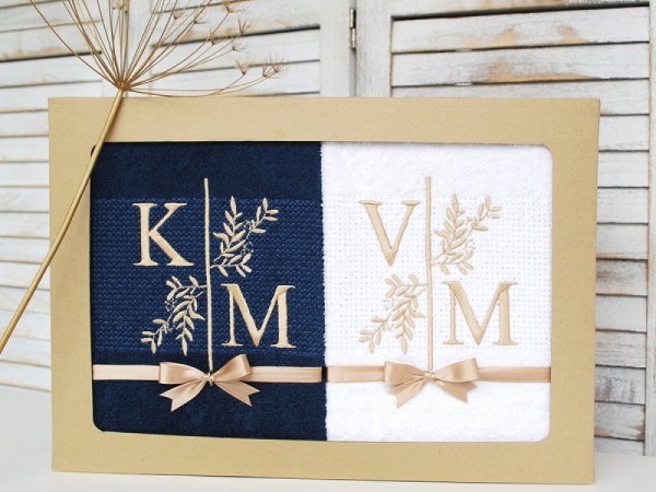Initials Embroidered towels / monogram / wedding 2