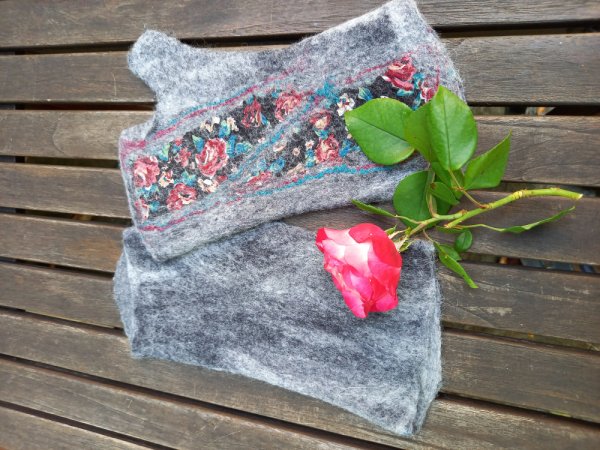 Veltos riešinės ,,Rožės rudeni" - Wristlets