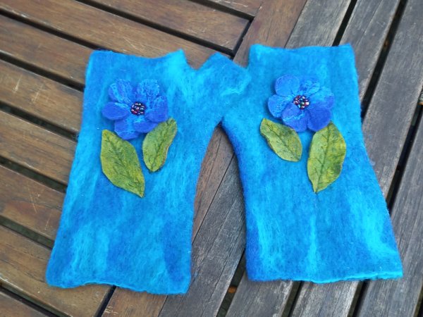Velos riešinės ,,Mėlyna gėlė" - Wristlets