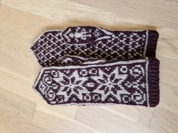 Pirštinytės 2024 Nr4 - Gloves & mittens