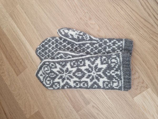 Pirštinytės 2024 Nr10 - Gloves & mittens