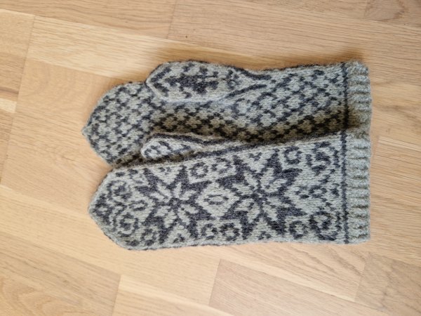 Pirštinytės 2024 Nr11 - Gloves & mittens