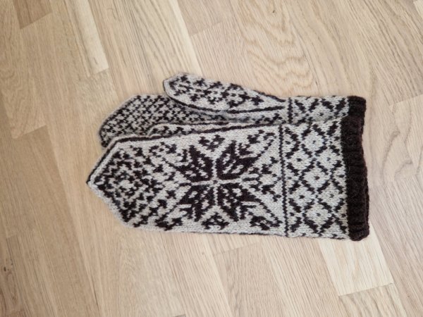Pirštinytės 2024 Nr16 - Gloves & mittens