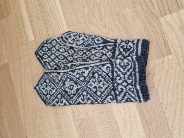 Pirštinytės 2024 Nr17 - Gloves & mittens
