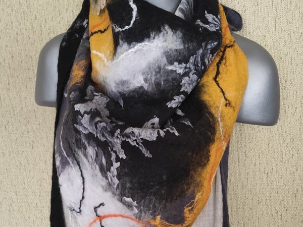 Veltinio šalikas "Mėnulio nušviestos gėlės" - Scarves & shawls