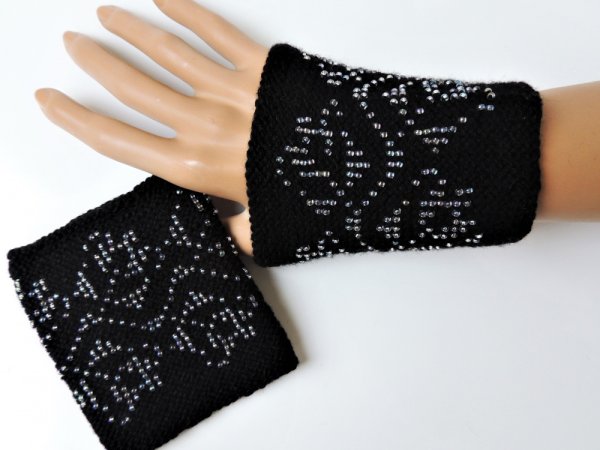 Hand-knitted black wristbands with beads 2