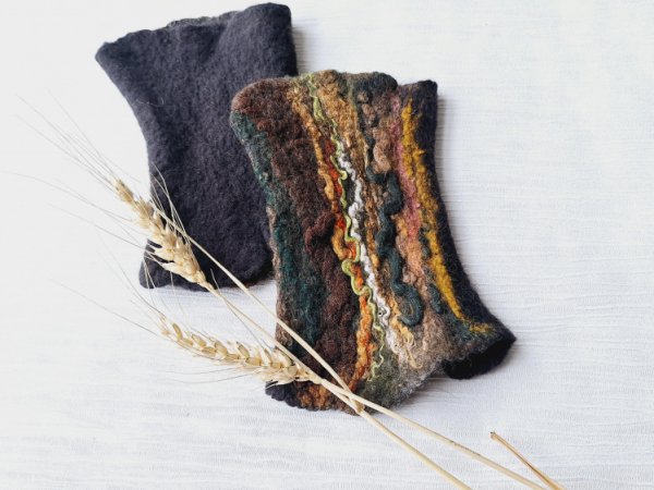 Veltos merino vilnos riešines gamtos atspalviai - Wristlets