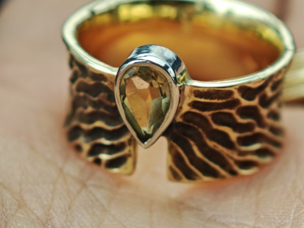 Brass ring with citrine 3