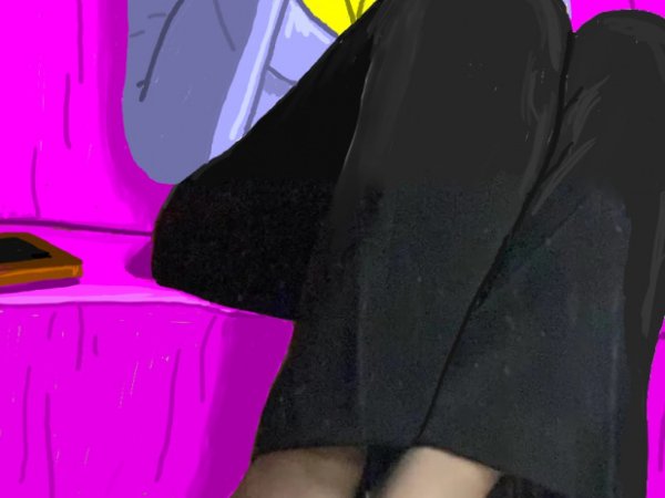 Ksena Katinienė grįžusi ilsisi namie po darbo ir rodo savo plikas pėdas iš arti - Computer graphics