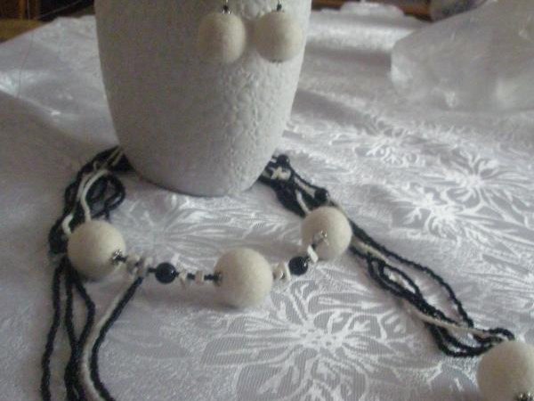 With black agate and turquoise white flints - Kits