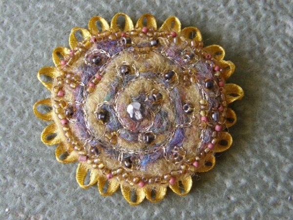Saulėtoji - Brooches