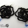 Black roses with dew drops - Earrings - beadwork
