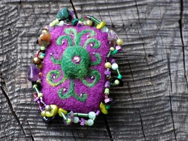violetžalia - Brooches