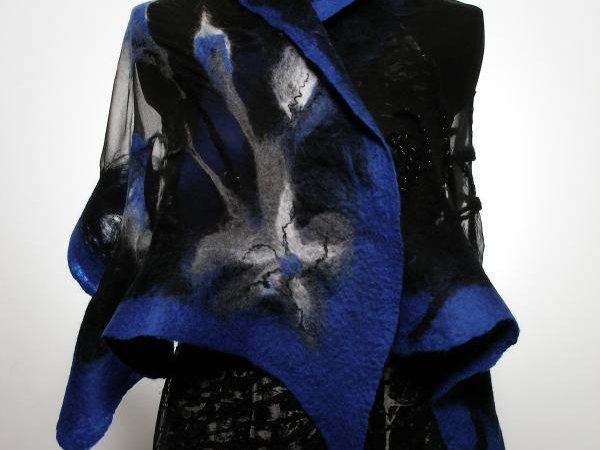 Noah - Wraps & cloaks