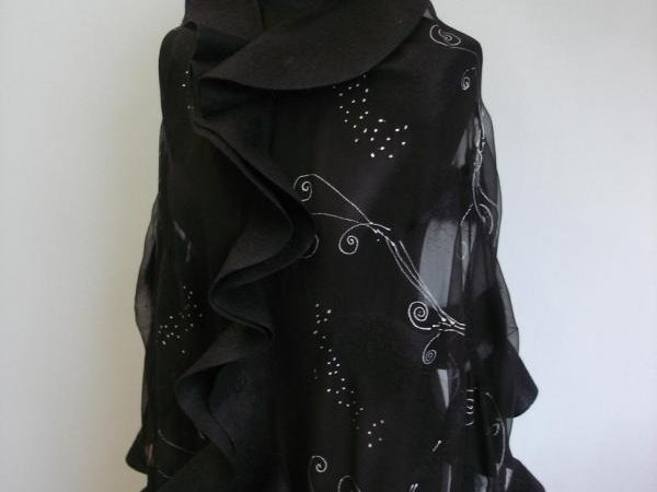 Pelmet - Wraps & cloaks