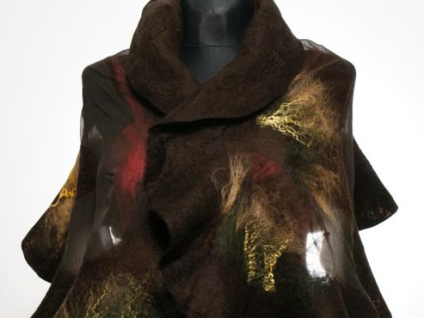 Mika - Wraps & cloaks