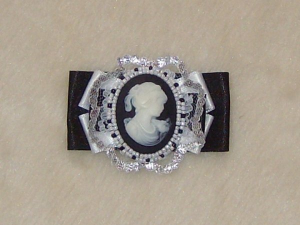 NO. 2 Lady - Brooches