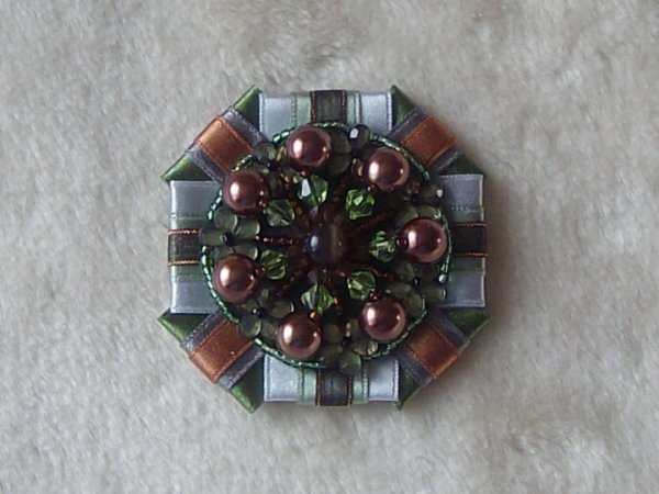 Žirniukai - Brooches