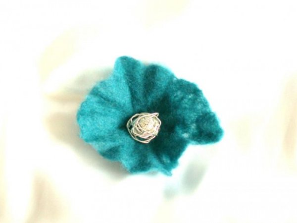 žaliuoklė - Brooches