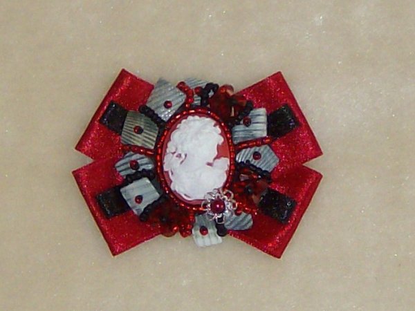 NO. 34 Brooch " Dama between kriauklyčių " - Brooches