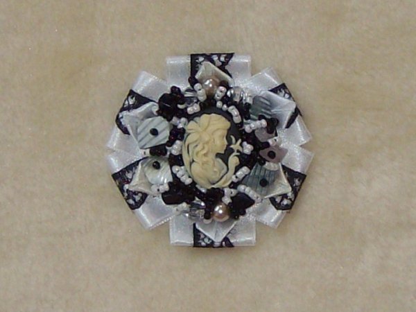 NO. 48 mysterious lady - Brooches