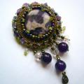 With amethyst - Brooches - beadwork