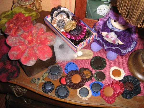brooches - Brooches