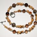 A necklace with jasper rubble - Necklace - beadwork