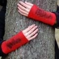 red-black - Gloves & mittens - felting