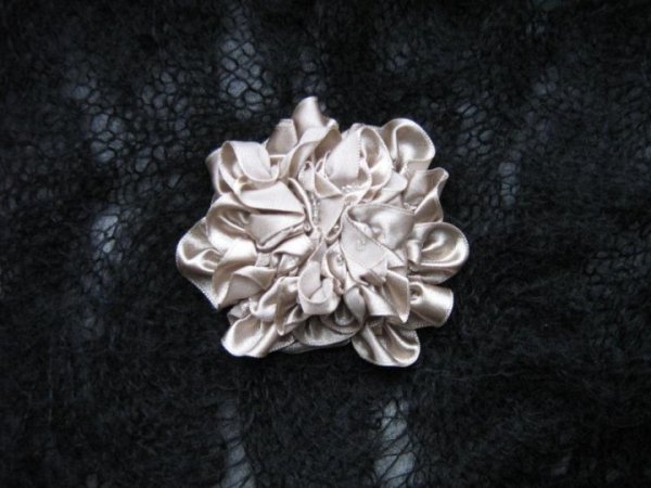 sege - Brooches