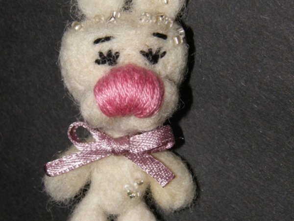 Sugared hare ... - Brooches