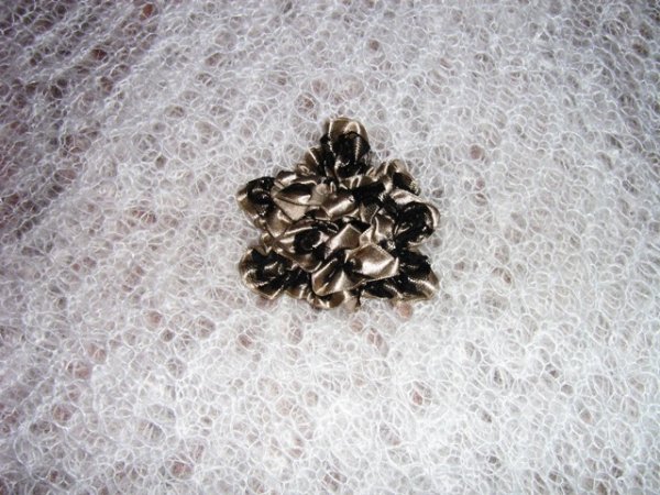 sege - Brooches