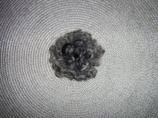 sege - Brooches