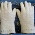 white pearl - Gloves & mittens - felting