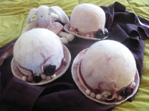 Skrybėlaitė 3