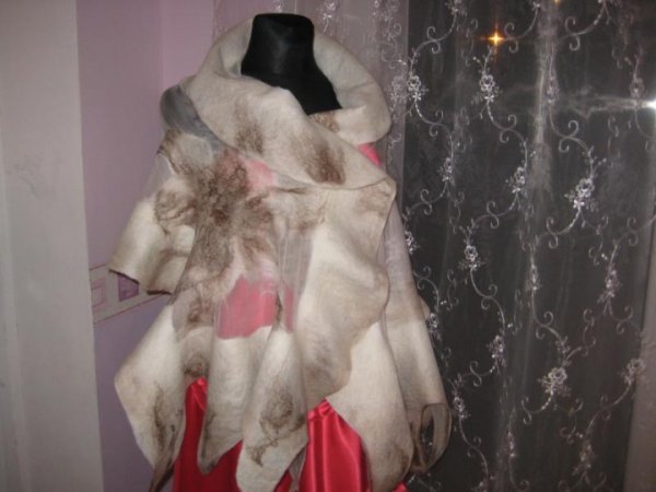 lily - Wraps & cloaks