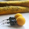 Mustard-colored auskariukai - Earrings - felting