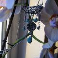Flowers - Neck pendants - beadwork