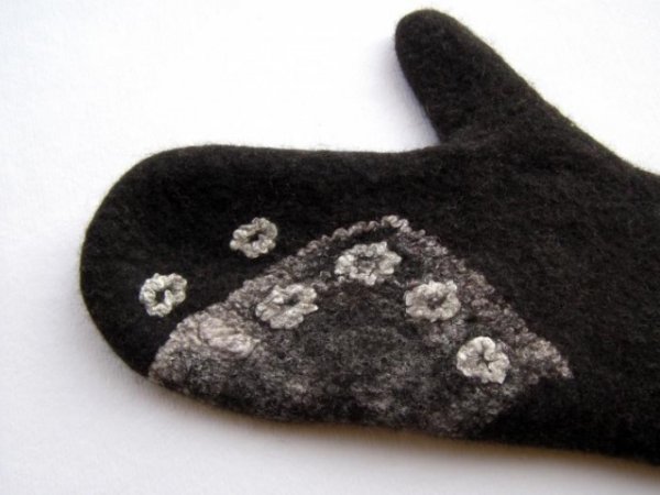 Felt gloves 2