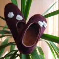 tapkiukai by white burgundy with flowers - Shoes & slippers - felting