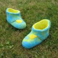 A small balloon - Shoes & slippers - felting